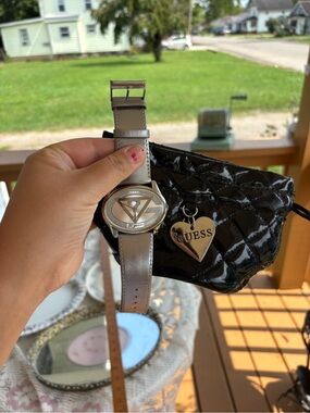 Y2k guess gray silver tone women’s watch